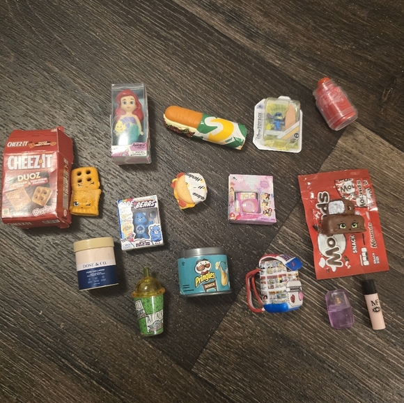 Lot Of 15 Mini Brands Misc - Picture 1 of 4